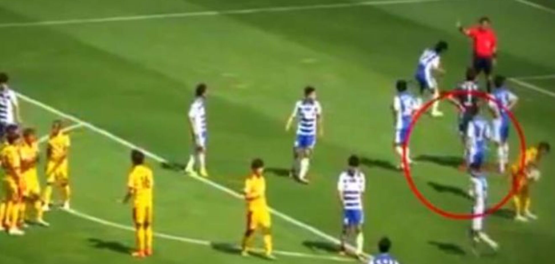 'Затоптал': хитрый вратарь придумал необычное средство против пенальти