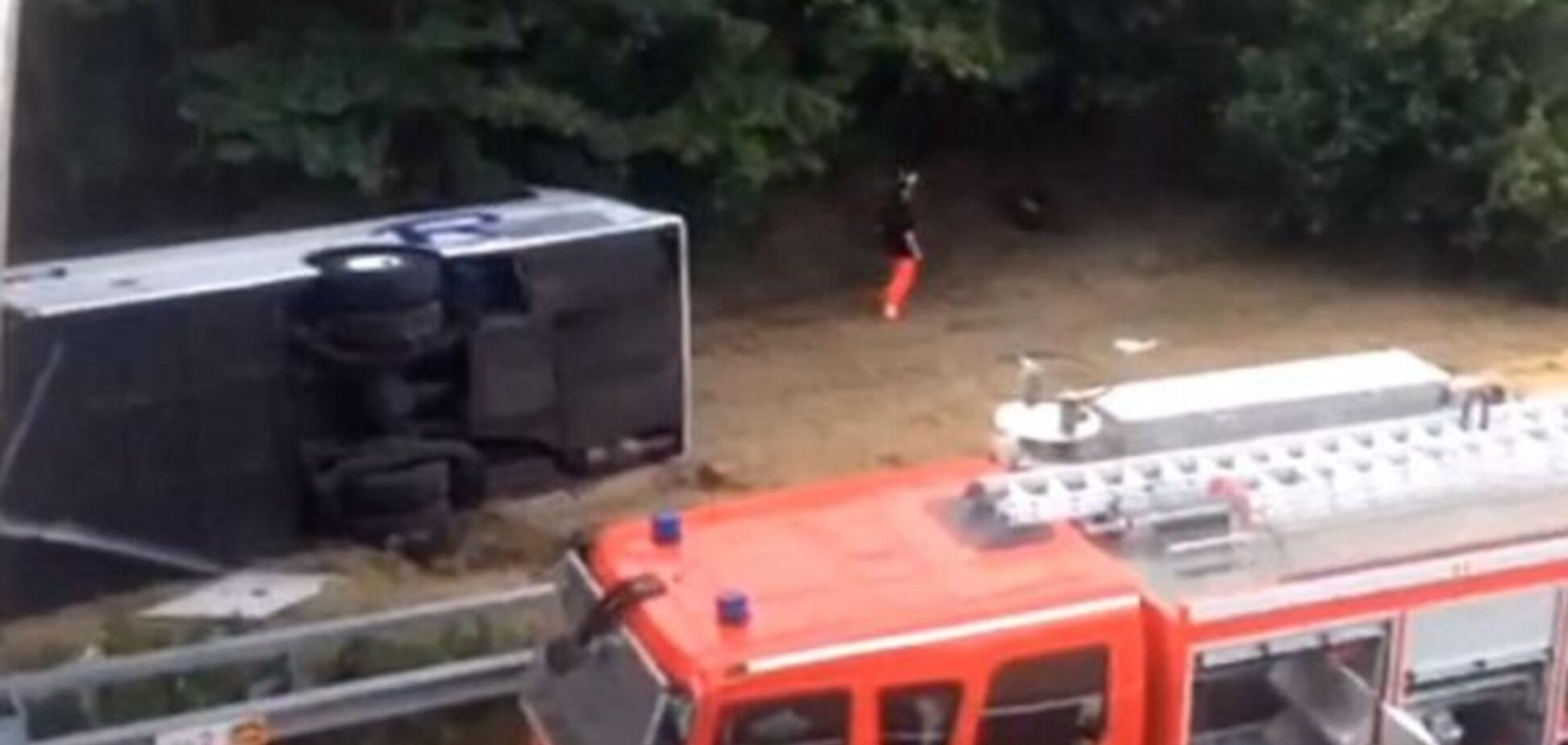 Трагедія в Бельгії: розбився автобус з дітьми, є жертви 