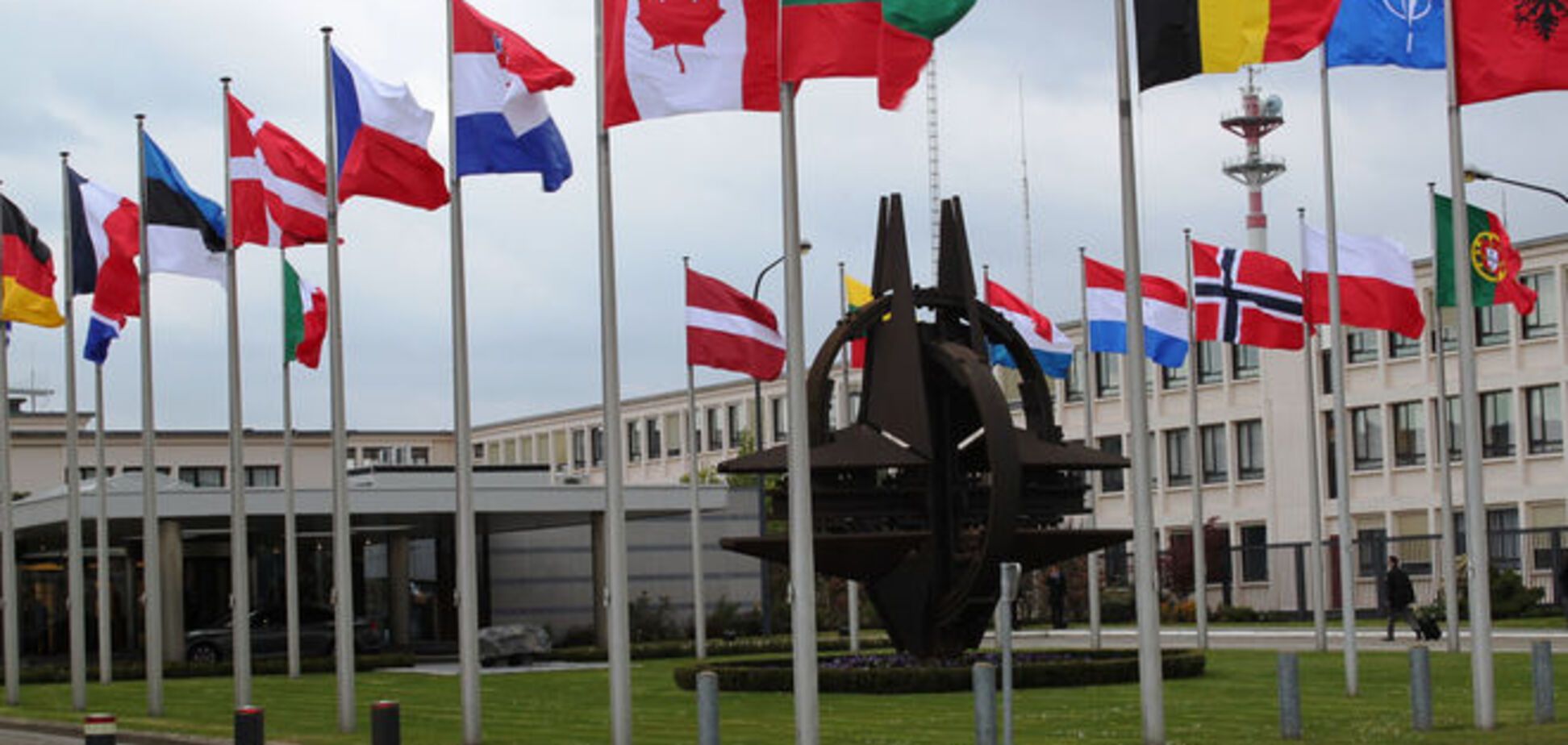 Экс-посол США уточнил планы НАТО в отношении России 