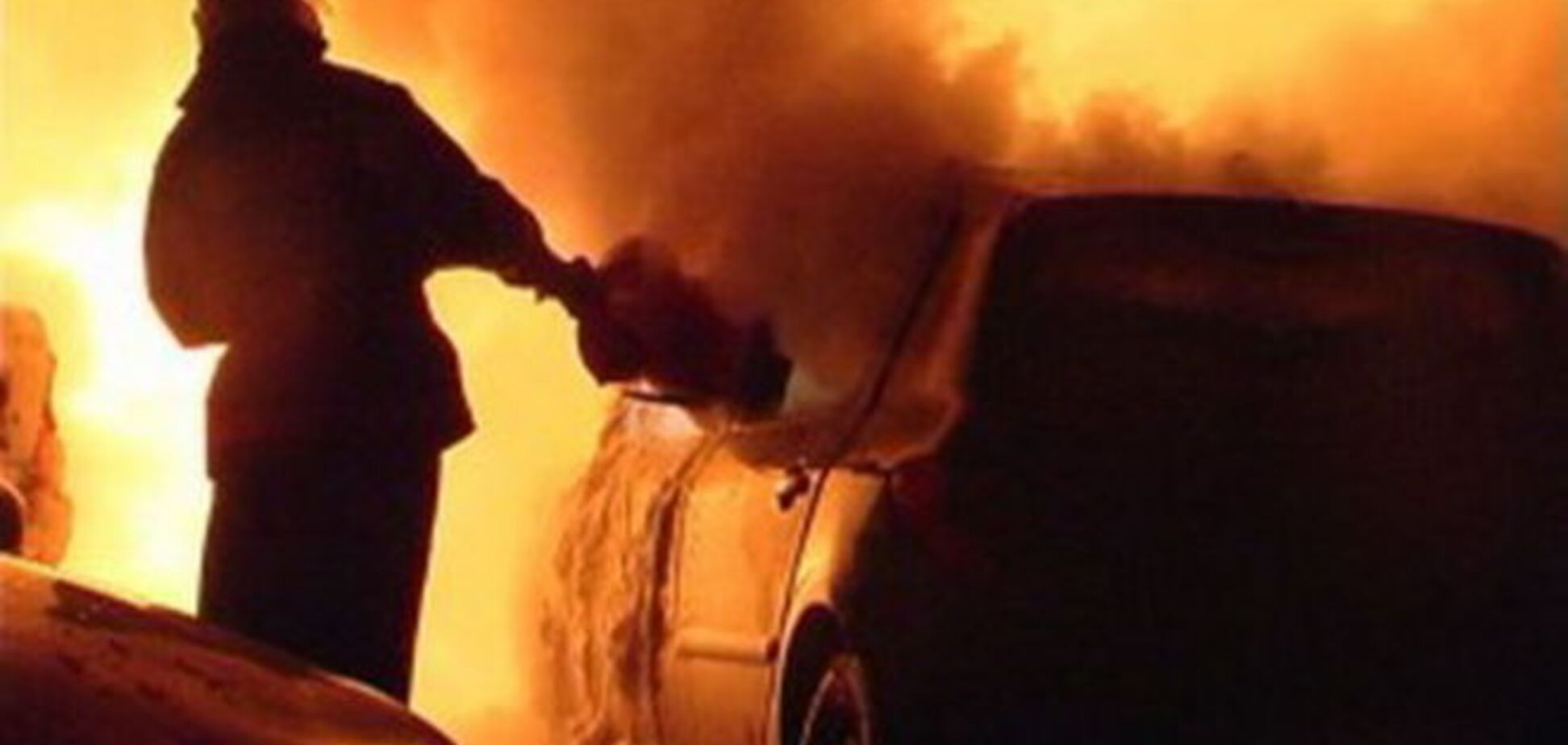 В Днепровском районе Киева сгорел автомобиль