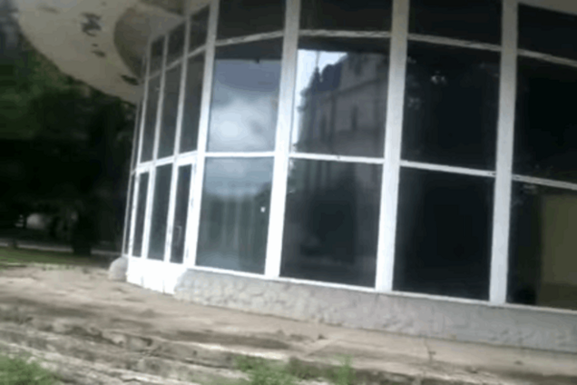 Все спят и ремонт: появилось видео прогулки по безлюдному Донецку в разгар дня