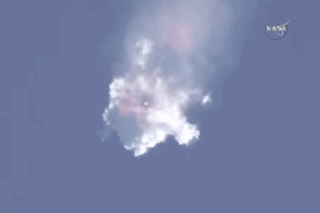 Ракета Falcon 9 разлетелась вдребезги на третьей минуте полета: видеофакт