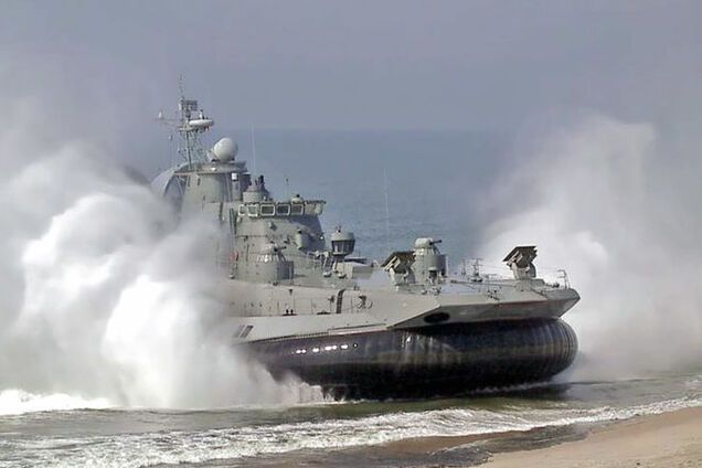 Латвия обнаружила у своих территориальных вод военный корабль России