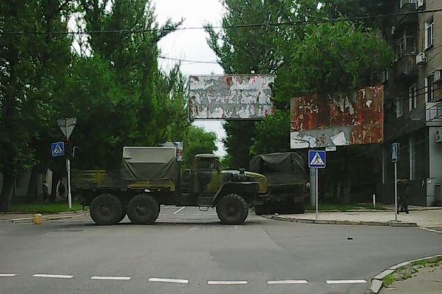 Смертельне ДТП в Донецьку: 'Урал' з терористами 'ДНР' протаранив автомобіль: фотофакт