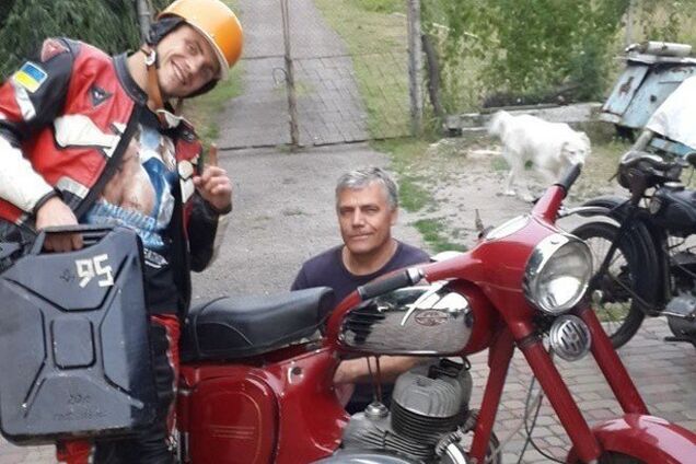 Боксер Кличко показал своего 'железного коня'