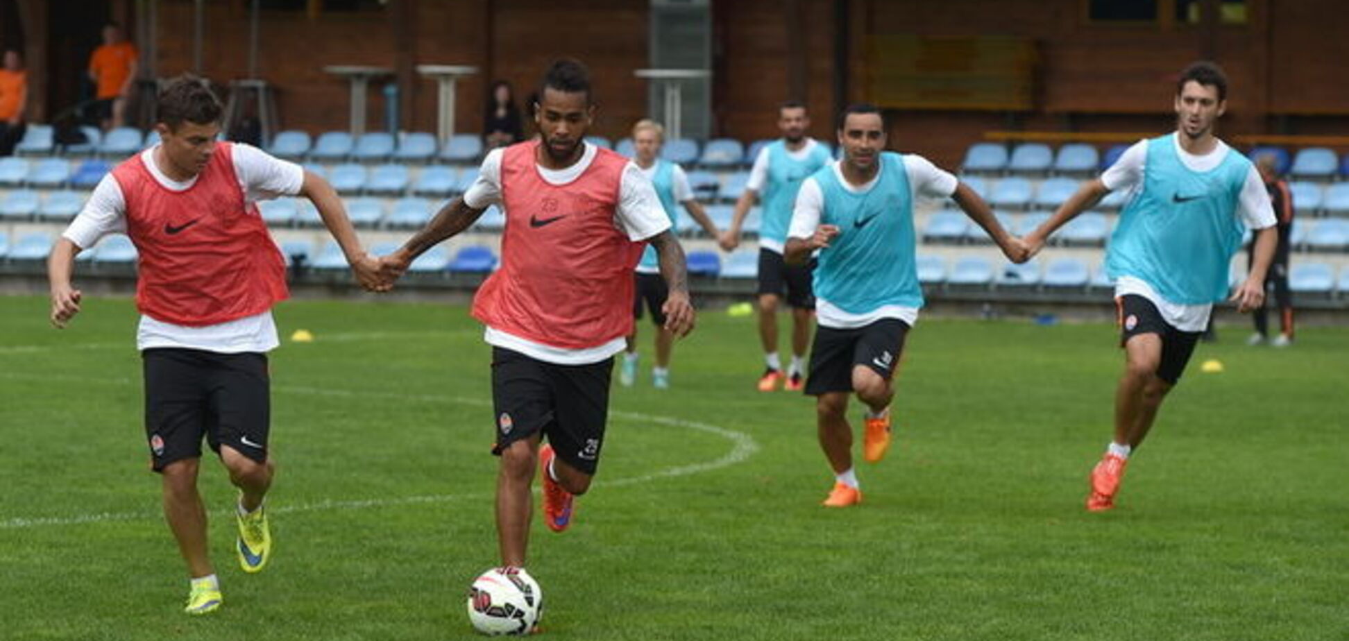 Луческу придумал разновидность футбола в 'Шахтере': яркие фото