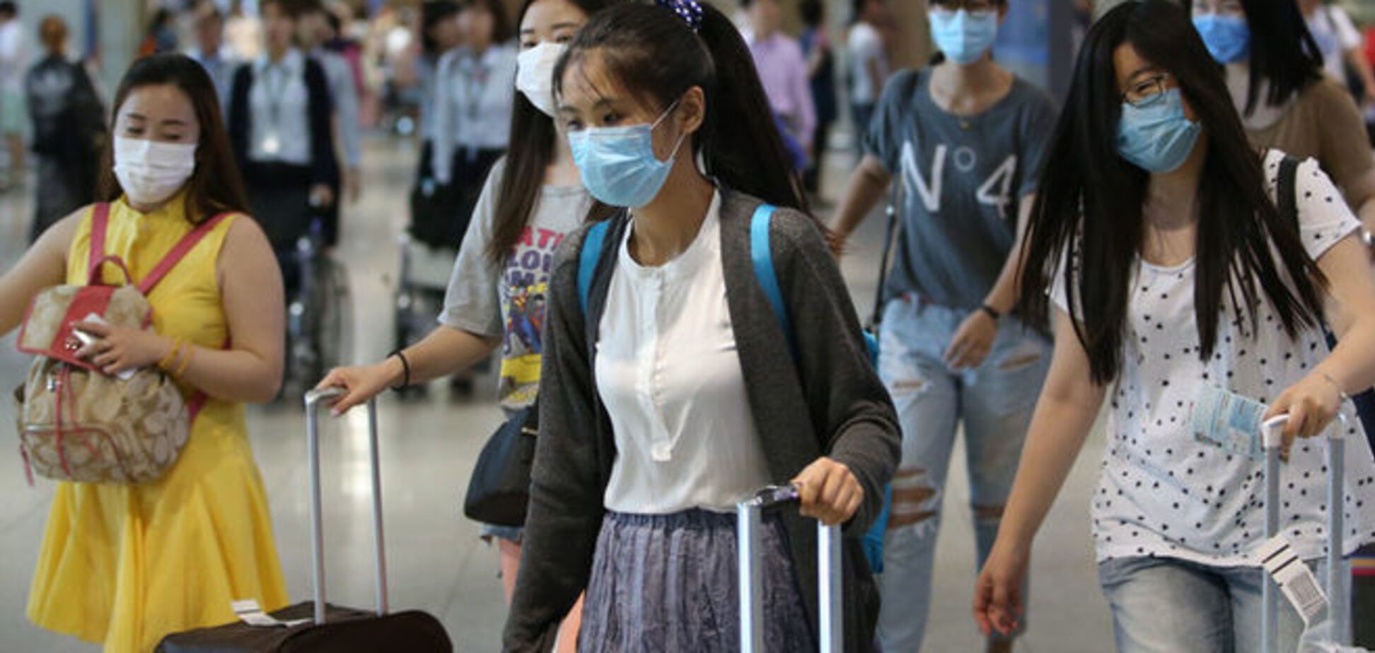 Южной Корее угрожает смертельный вирус: двое погибших, около тысячи человек помещены в карантин