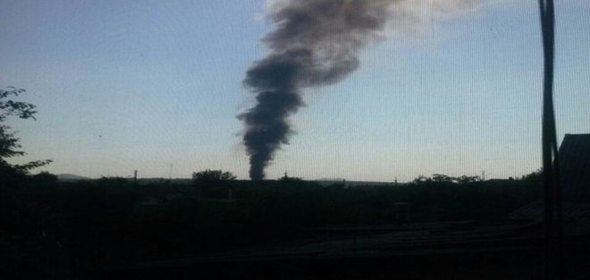 В Донецке после обстрела загорелся конно-спортивный центр бывшего нардепа: фотофакт