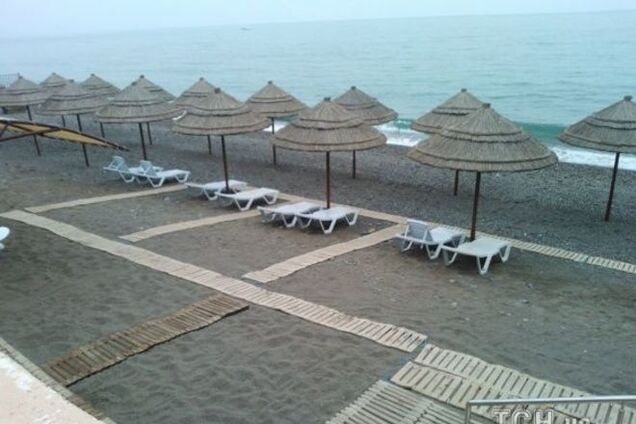 Пустые пляжи и заоблачные цены: как ждут курортного сезона в Крыму. Опубликовано видео