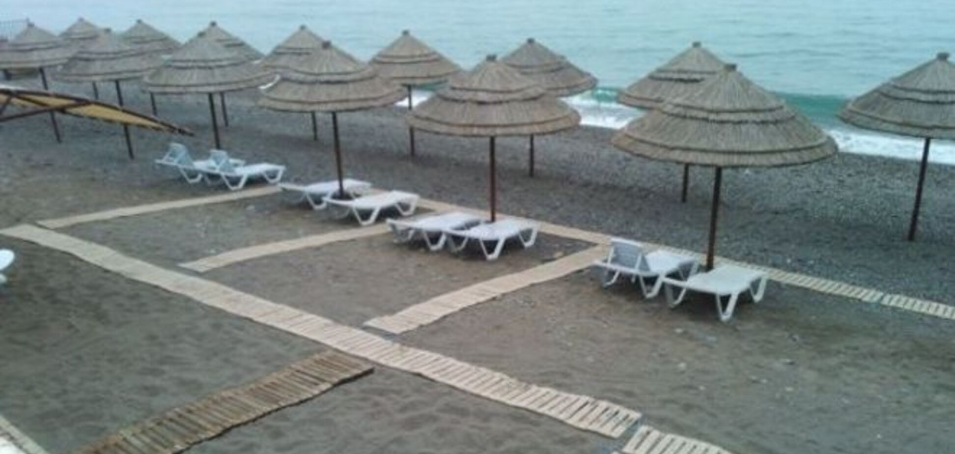 Пустые пляжи и заоблачные цены: как ждут курортного сезона в Крыму. Опубликовано видео