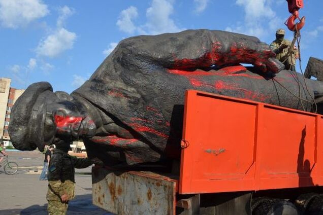 Вождь на продажу: Славянск остался без Ленина