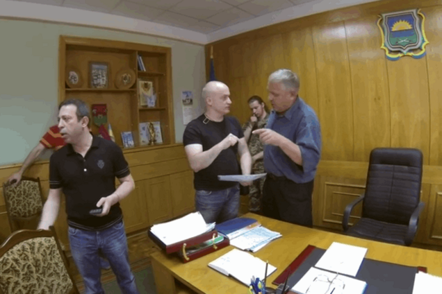 'Вас ошибочно назначили': Корбан показал видео люстрации главы Новомосковской РГА