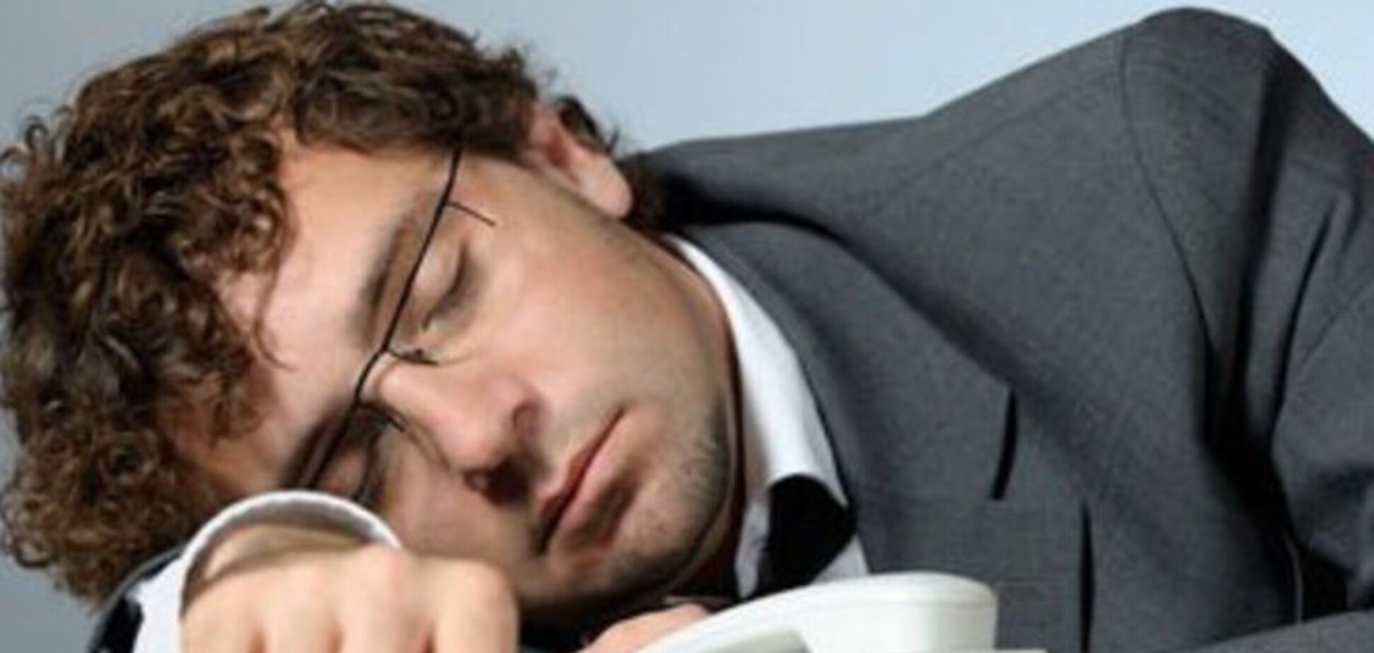 Ученые заявили о полезности сна на рабочем месте