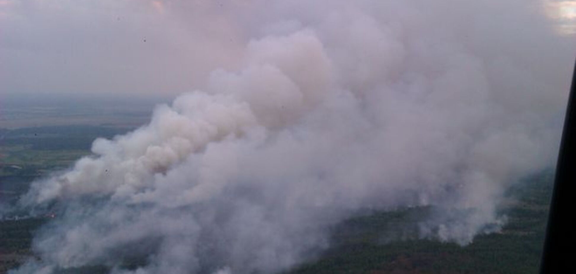 Масштабный пожар в зоне ЧАЭС: спасатели укротили огонь