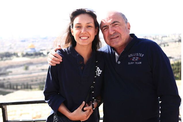 Опубликованы фото последнего отпуска Березовского с 23-летней любовницей