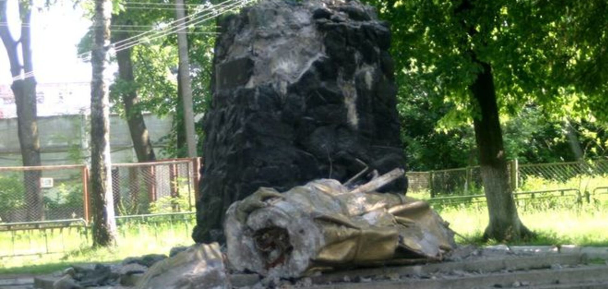 'Правый сектор' оставил село на Ривненщине без 'Железного Феликса'