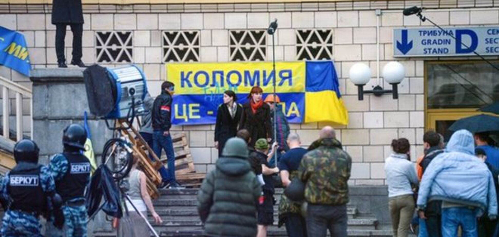 Кошмар Путіна: в центрі Москви виріс Майдан з шинами і українським прапором. Фотофакт