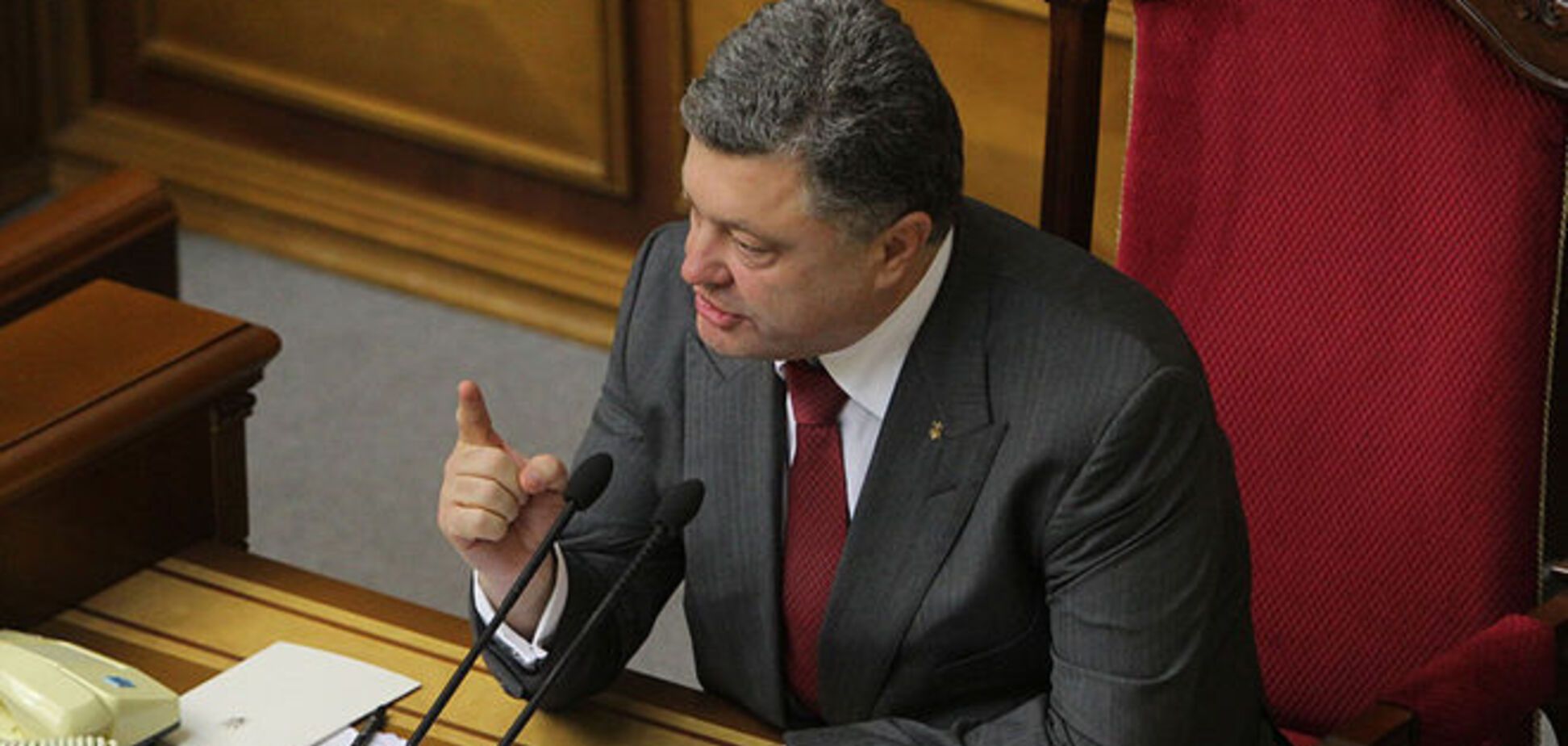 Гриценко: Порошенко обязан ввести военное положение