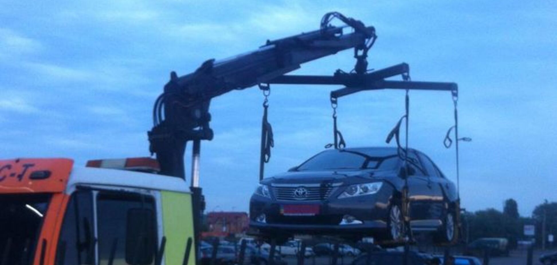 Отжатый в Донецке автомобиль обнаружили на киевском авторынке