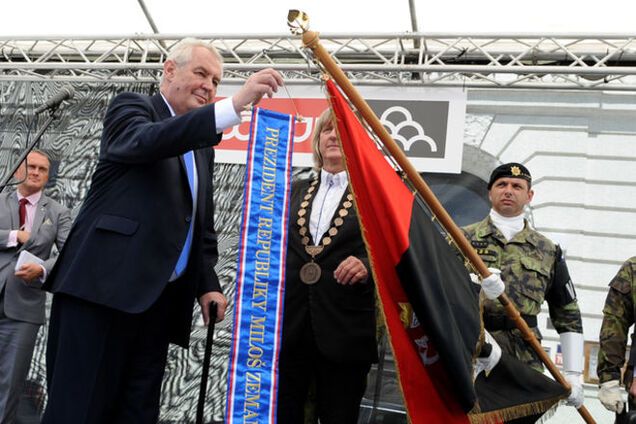 Чешский друг Путина Земан назвал российское телевидение лжецами