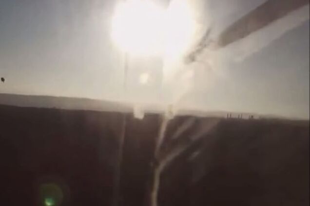 Опубликовано видео со сбитого на Донбассе вертолета