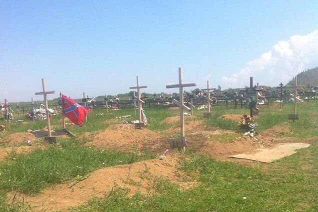 В Донецке нашли одно из кладбищ с сотнями безымянных террористов 'ДНР': фотофакт