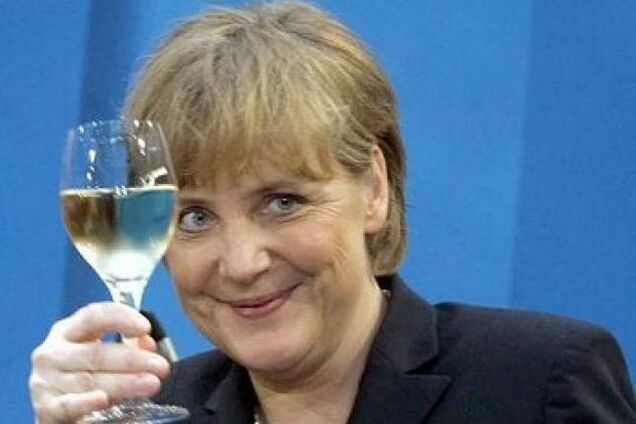 Меркель покорила генсека НАТО своим умением пить алкоголь