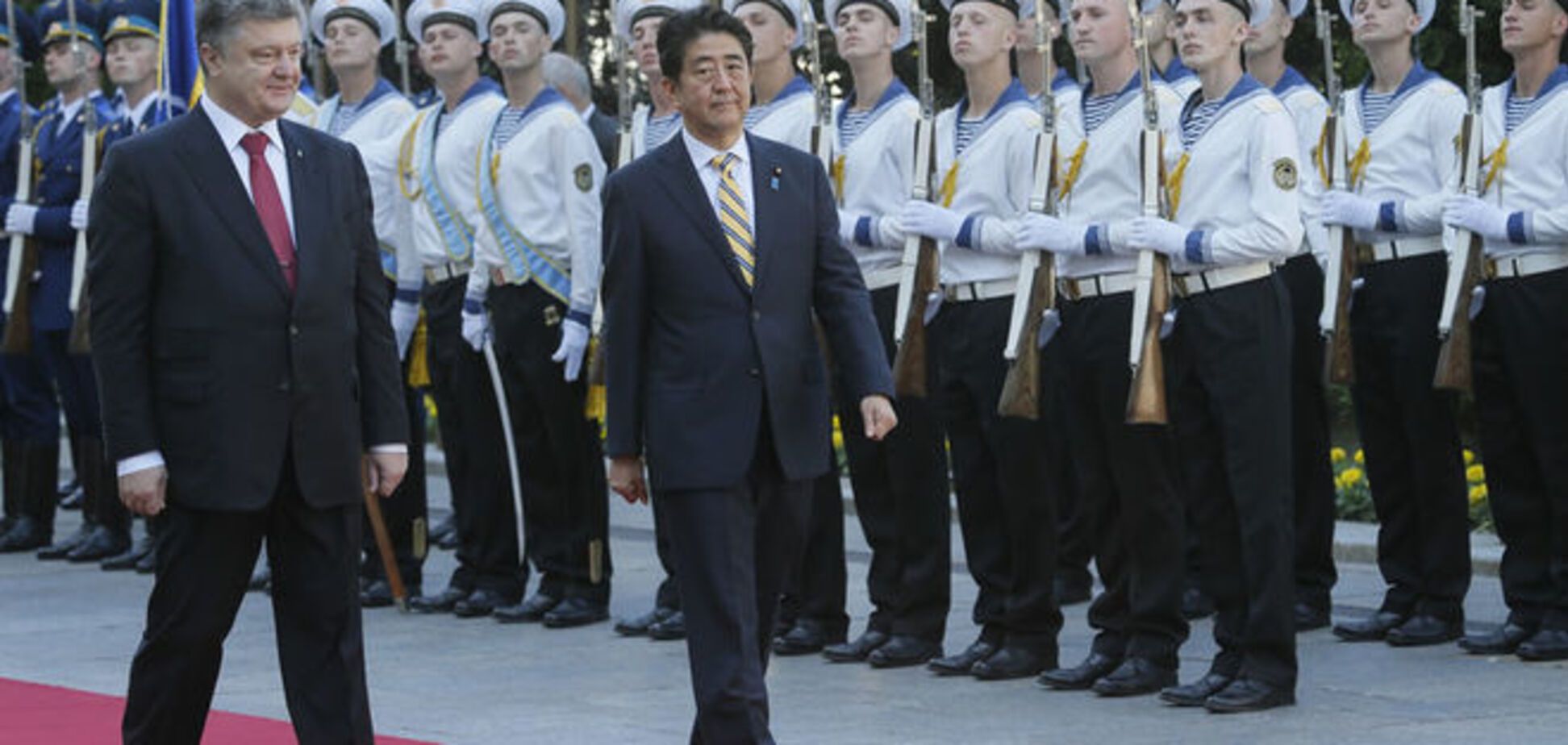 Порошенко анонсировал упрощение визового режима с Японией
