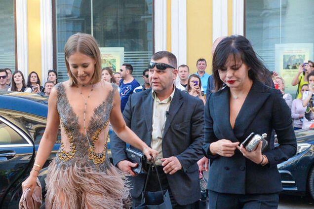 Собчак 'засветила' ягодицы и устроила дикие танцы на свадьбе дочки Юдашкина