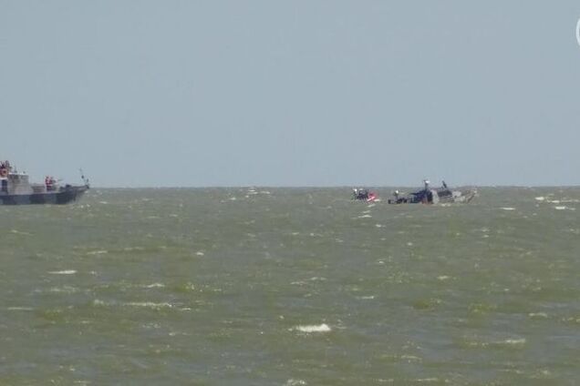 Катер пограничников в Мариуполе взорвали террористы: стали известны подробности