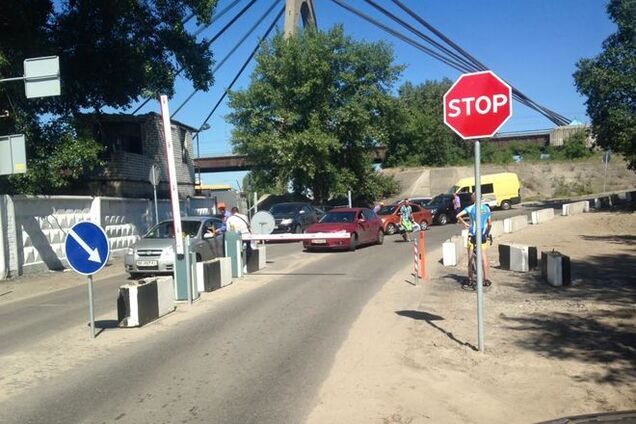 На Труханов остров в Киеве автомобили пускают только за деньги