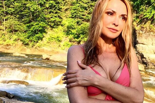 48-летняя Ольга Сумская показала роскошную фигуру в купальнике