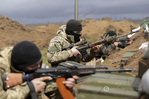 На Донбассе террористы спровоцировали открытие огня по всей линии фронта