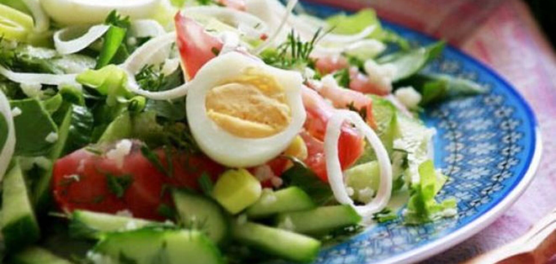 Вчені розповіли, чому в овочеві салати обов'язково потрібно додавати яйця