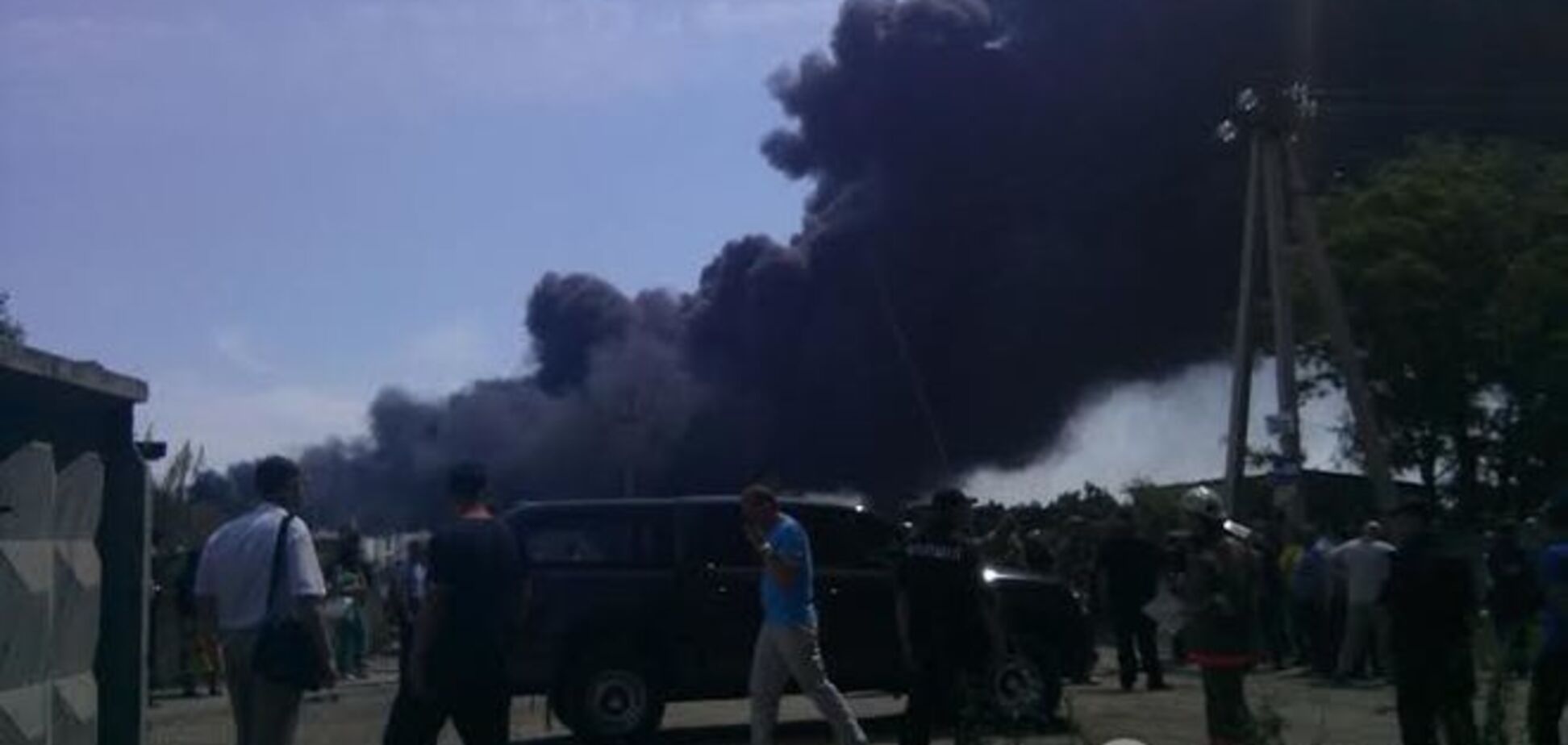 МВД: пожар на нефтебазе в Василькове самый сложный в Украине