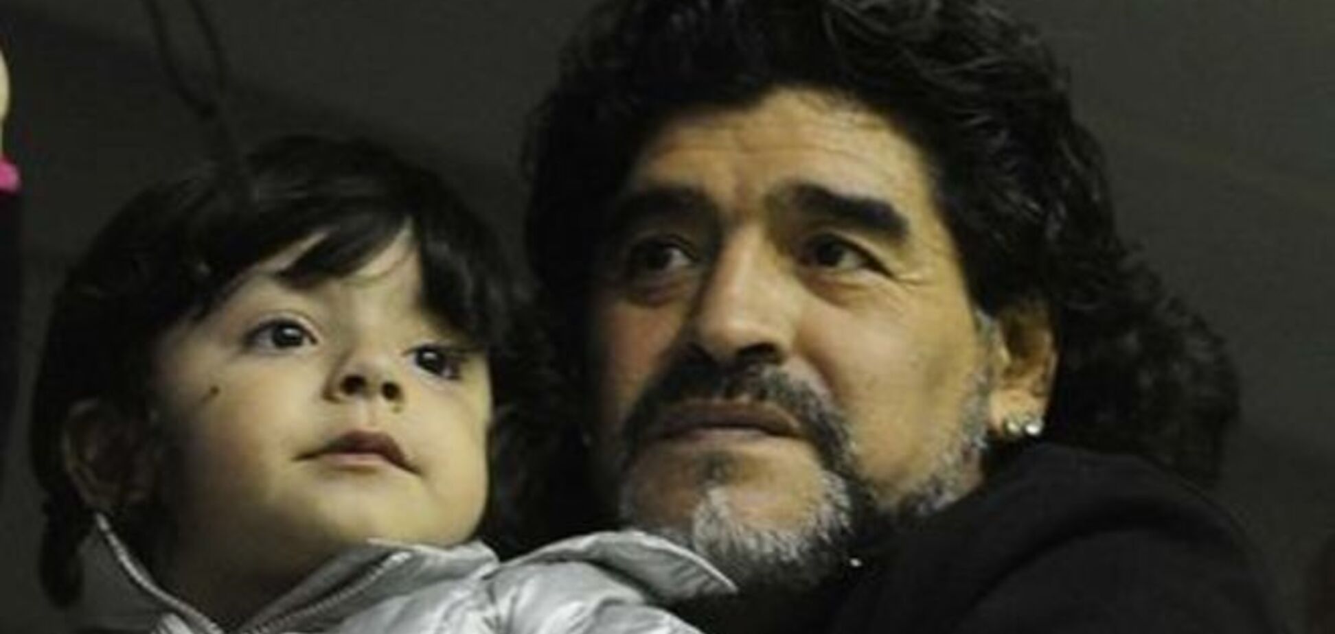 Марадона научил внука жесткому футболу: видео урока