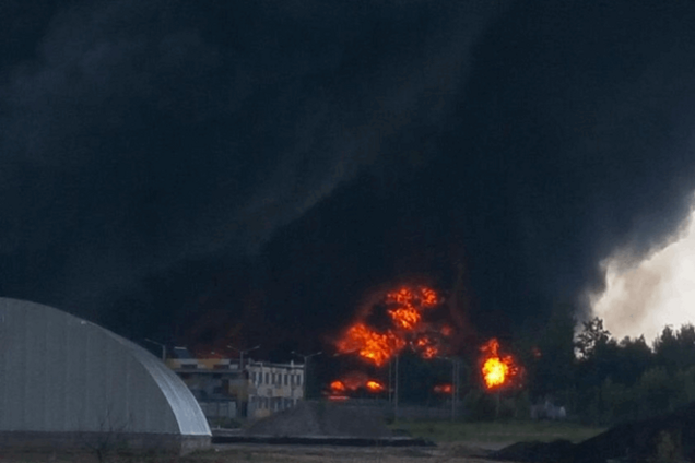 Аваков повідомив про загибель трьох рятувальників під час пожежі у Василькові