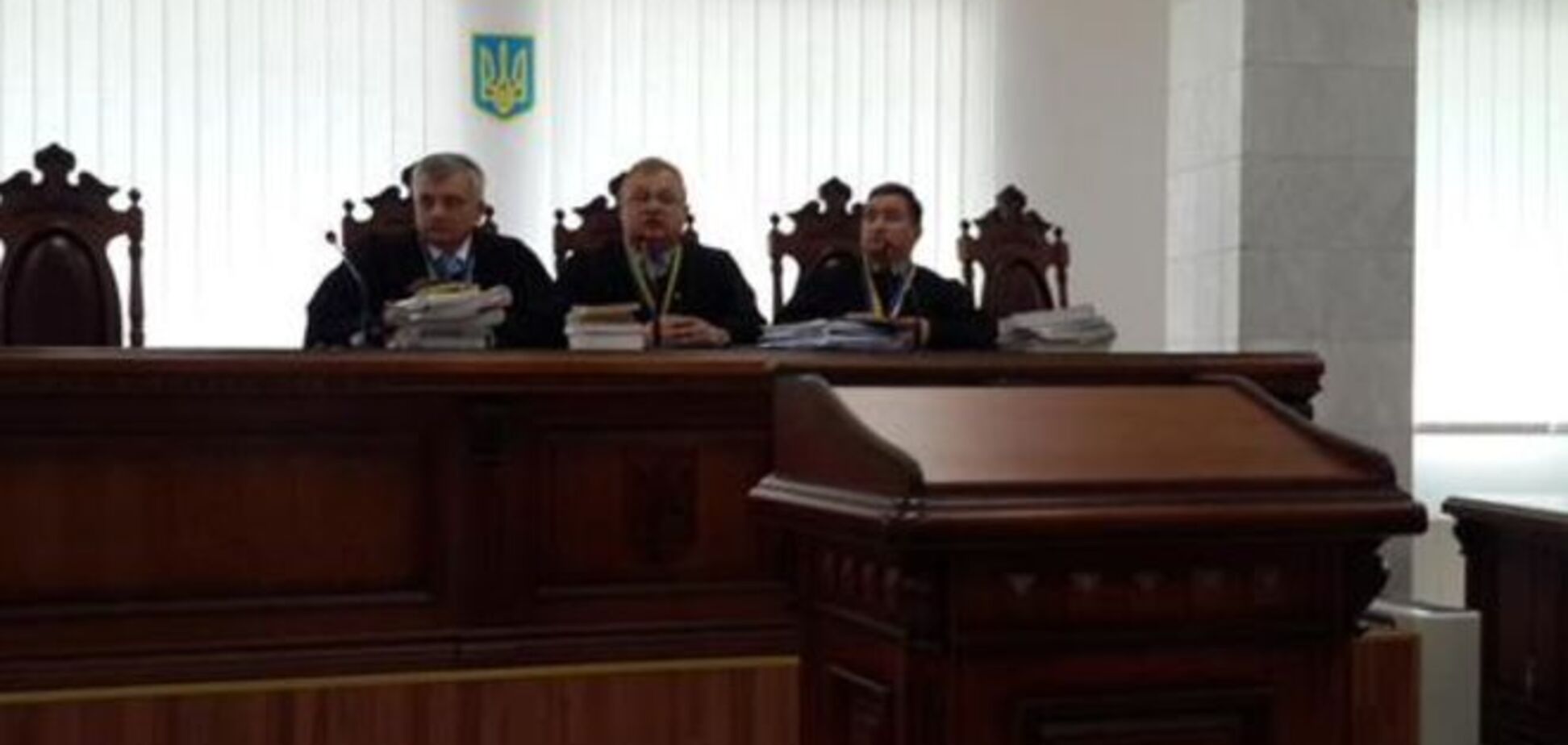 Суддя відмовився викликати Порошенка і Яценюка в суд у справі Пукача