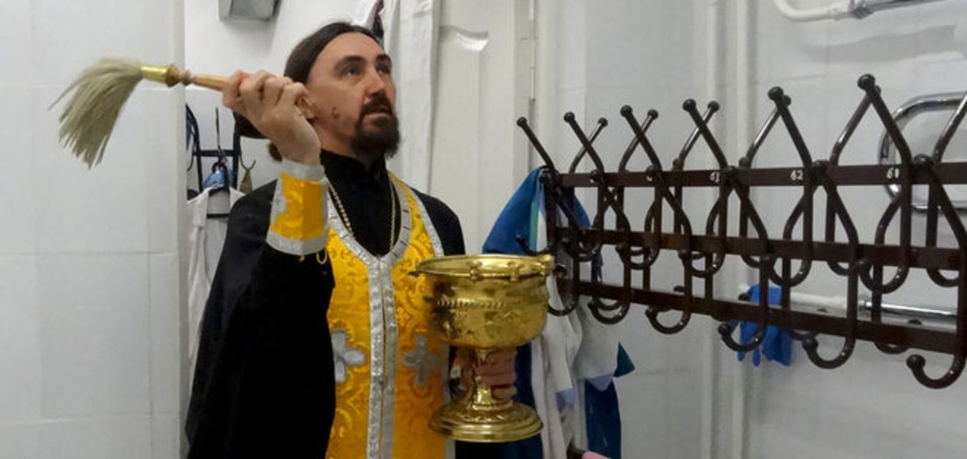 Оккупанты призвали медиков Крыма освятить халаты