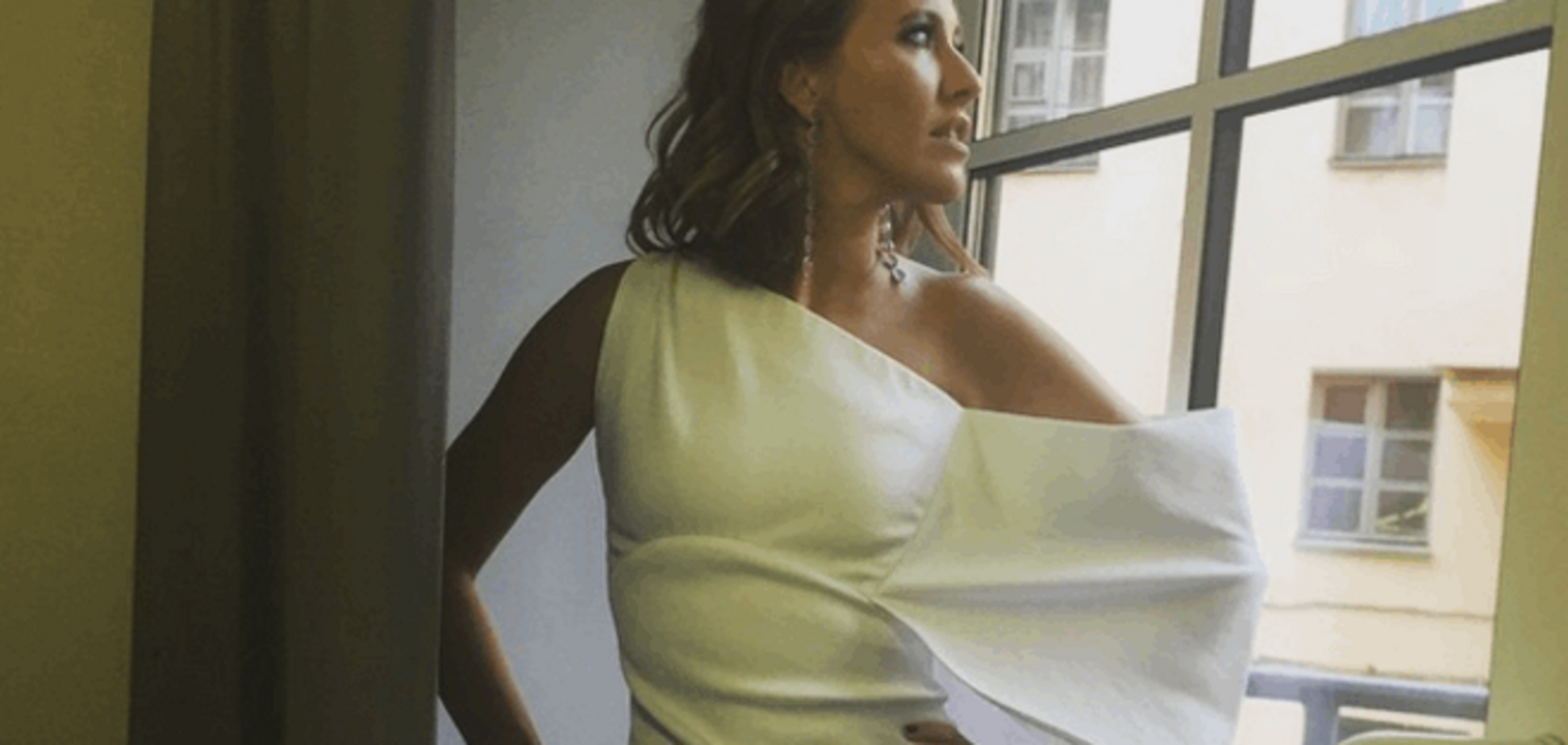 Собчак становится иконой стиля: роскошный образ в платье от Тома Форда