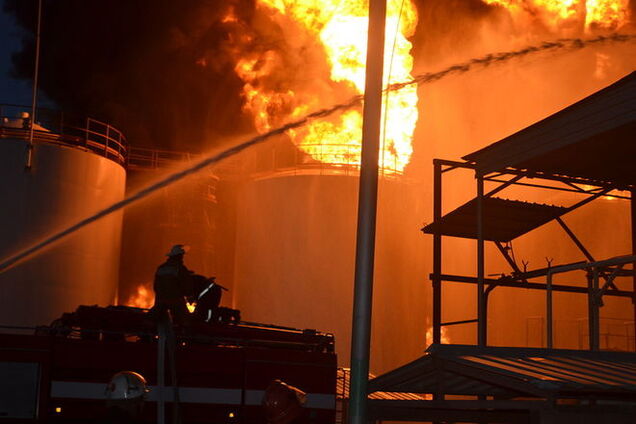 Стали известны имена спасателей, погибших при борьбе с огнем в Василькове
