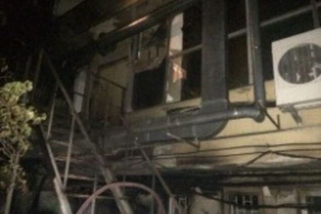 В Киеве горел супермаркет возле девятиэтажки: эвакуировали 60 человек