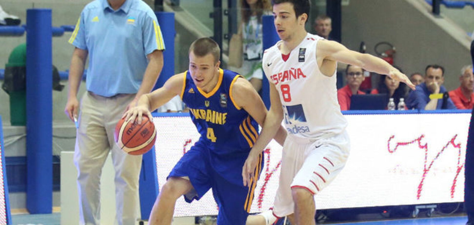 Украина устроила настоящую битву с Испанией на молодежном Евробаскете