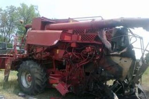 На Донбасі на міні підірвався комбайн: опубліковані фото