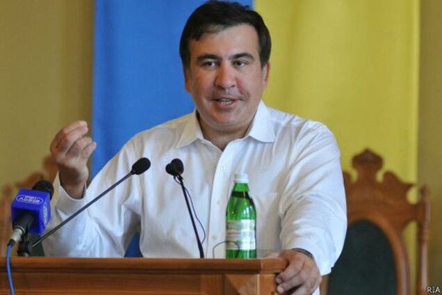 Саакашвили пообещал набрать в одесскую таможню моделей