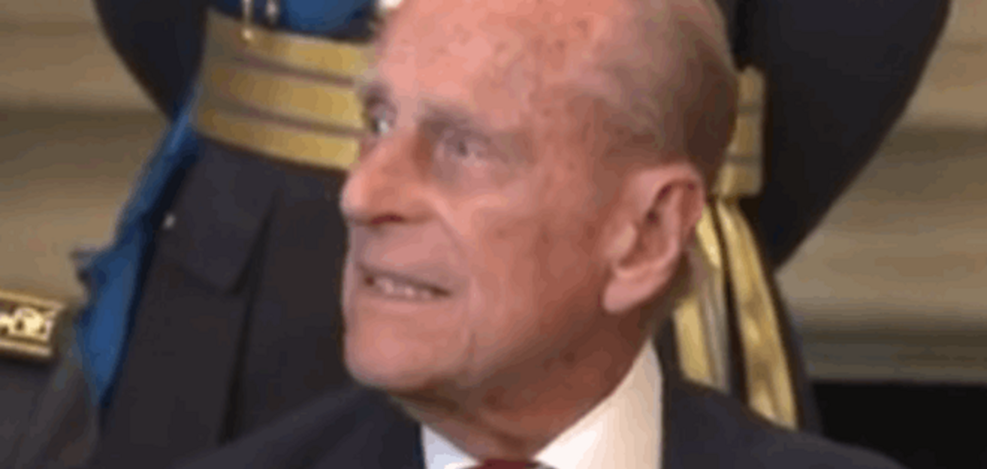 Тряхнул стариной. 94-летний британский принц Филипп обматерил фотографа: видеофакт