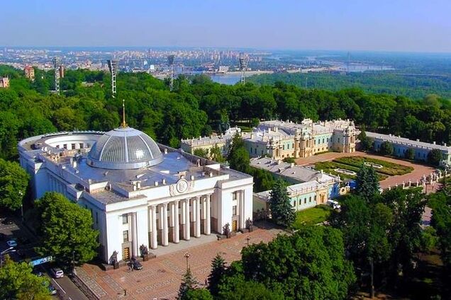 Верховная Рада: зачем нас столько?