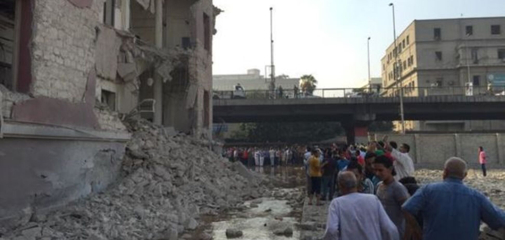У Каїрі пролунав вибух біля консульства Італії: опубліковані фото