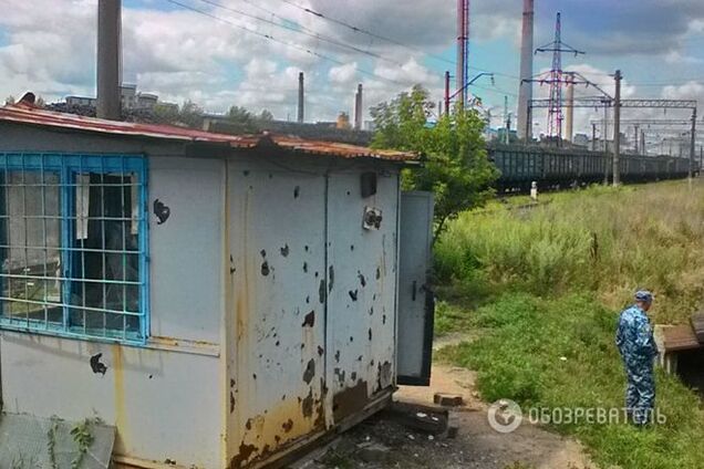Запрещенное оружие и 'прошитый' домик охраны. Обстрел Авдеевки: эксклюзивные фото