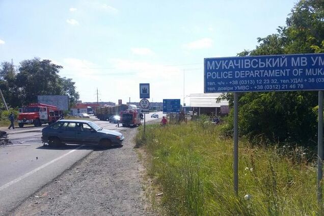 Геращенко заявил о двух сдавшихся бойцах, 'Правый сектор' отрицает